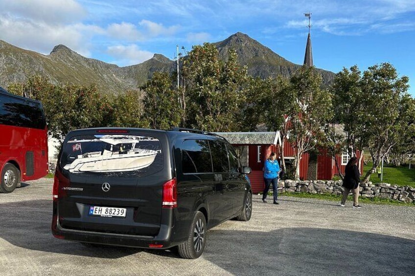 4 Hours Private Exclusive Car Sightseeing in Lofoten (group 1-6)