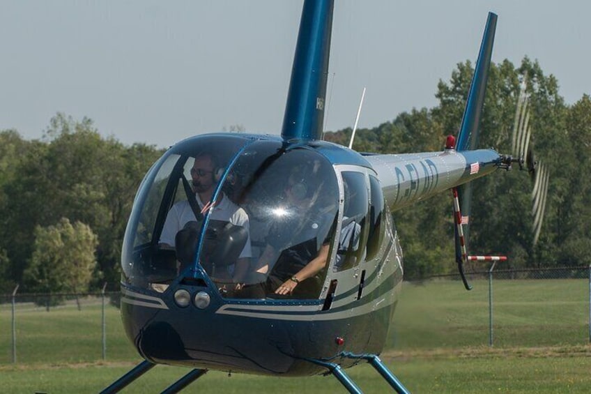 Helicopter Private Tour Over Ottawa 35KM in 10 min