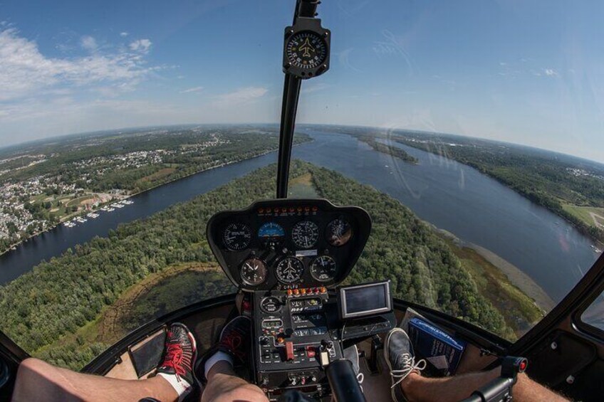 Helicopter Private Tour Over Ottawa 35KM in 10 min