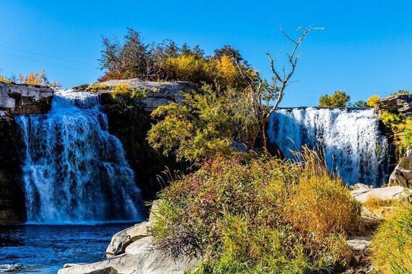 Lundbreck Falls