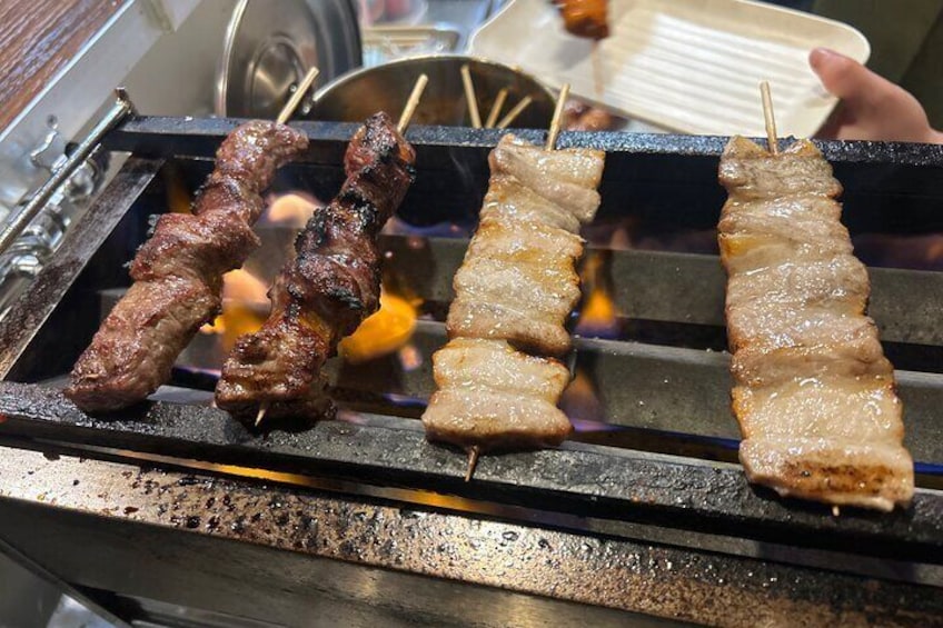 Tokyo: Shinjuku Local Bar Hopping and Food Tour