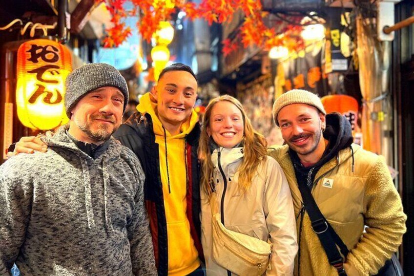 Tokyo: Shinjuku Local Bar Hopping and Food Tour 