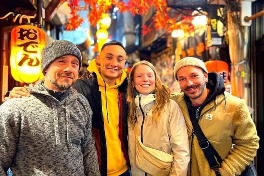 Tokyo: Shinjuku Local Bar Hopping and Food Tour