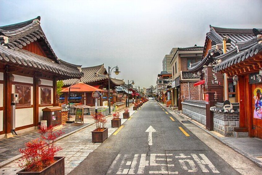 Seoul to Jeonju Day Tour: Exploring Traditional Korea