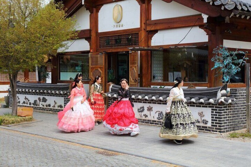 Seoul to Jeonju Day Tour: Exploring Traditional Korea