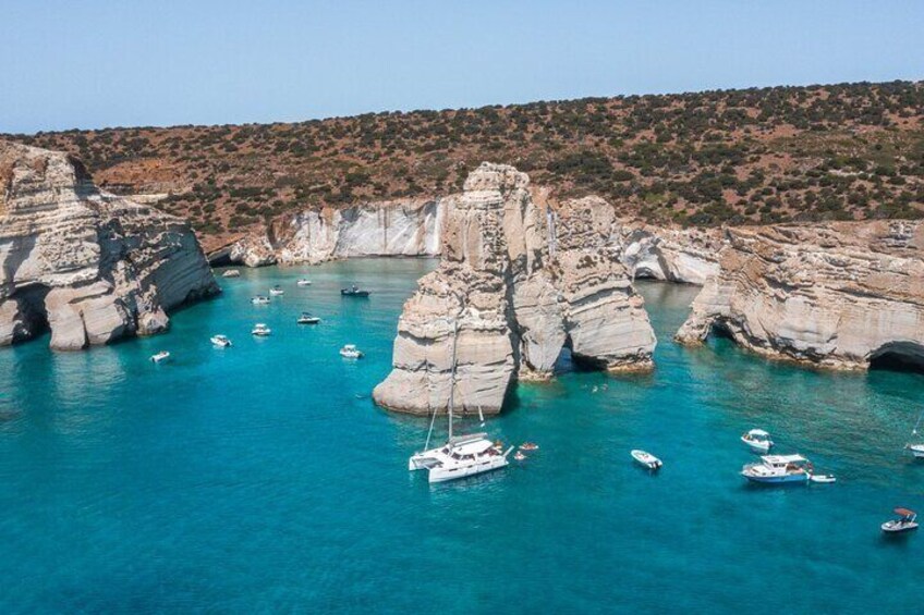 Milos Full-Day Premium Catamaran Cruise Kleftiko and Polyegos