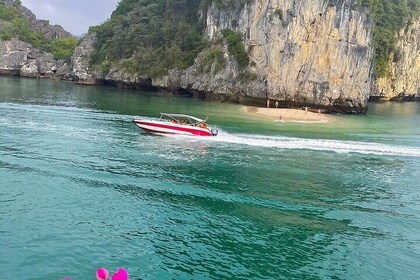 2-hour private canoe tour:Admiring Halong- Lan Ha Bay from Cat Ba