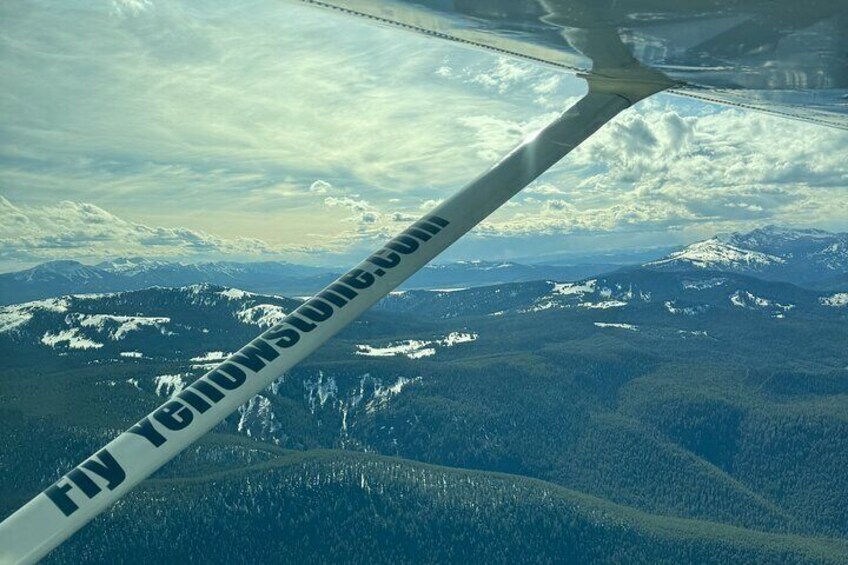 30 Minute Aerial Tour Yellowstone Skyline