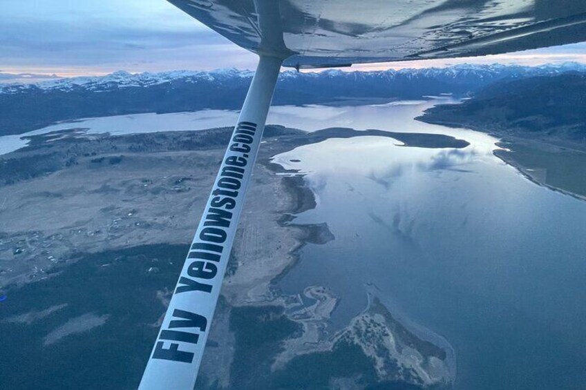 1 Hour Aerial Tour Over the Western Boundary of Yellowstone