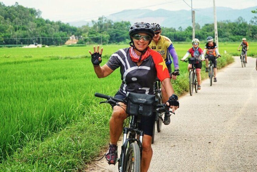 Scenic Hoi An: Private Bike Journey Through the Countryside