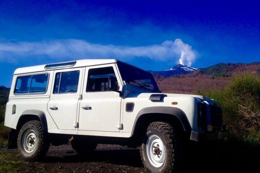 Guided Etna Adventure with lunch: 4x4 tour Discover to Old Crater