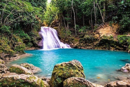 Green Grotto Cave and Blue Hole Private Day Tour