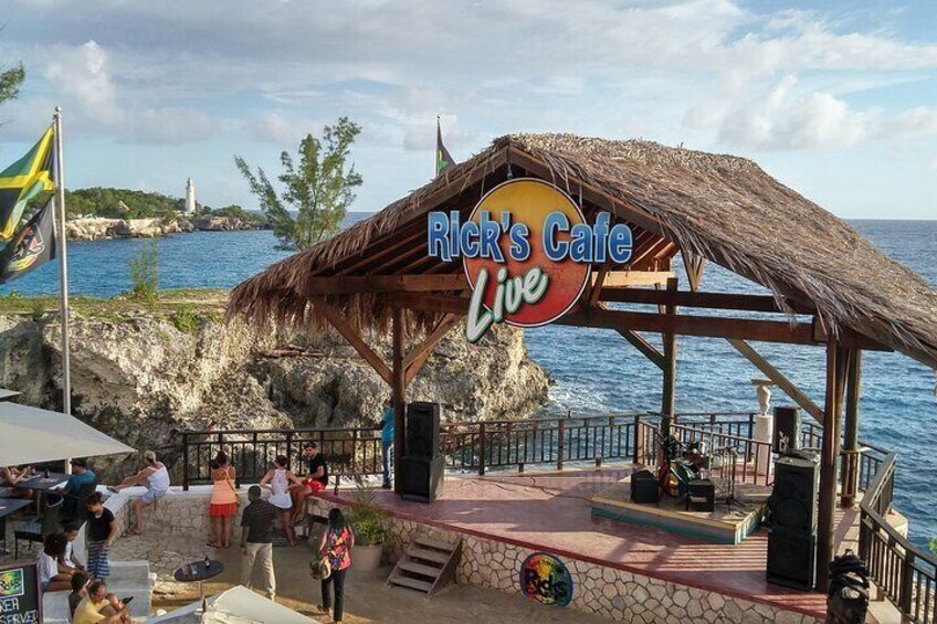 Enjoy Live Music at Ricks Cafe!