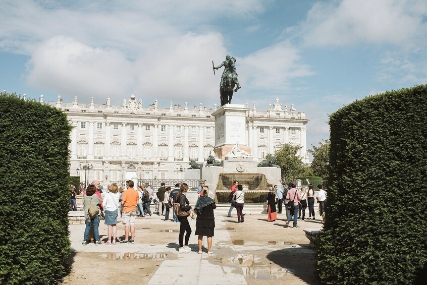 Royal Madrid: Skip-the-Line Palace Tour with Gardens