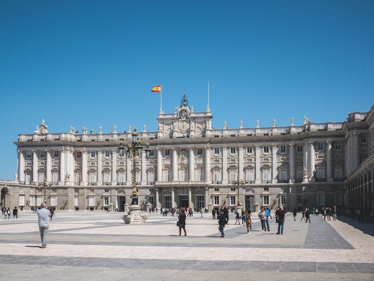 Royal Madrid: Skip-the-Line Palace Tour with Gardens