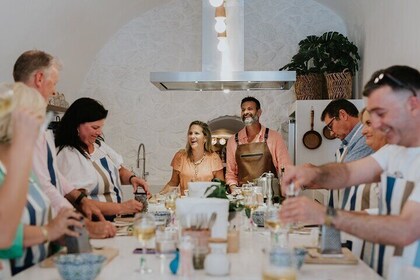 Experiencia de cocina exclusiva en nuestra casa cueva de Petra Kouzina