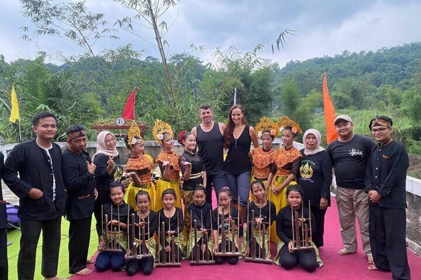 Jakarta Bogor Tour Traditional Performance and Explore Nature