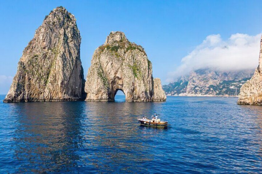 3-hour private boat tour of Capri