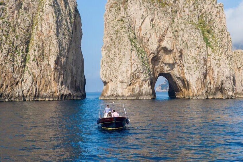 3-hour private boat tour of Capri