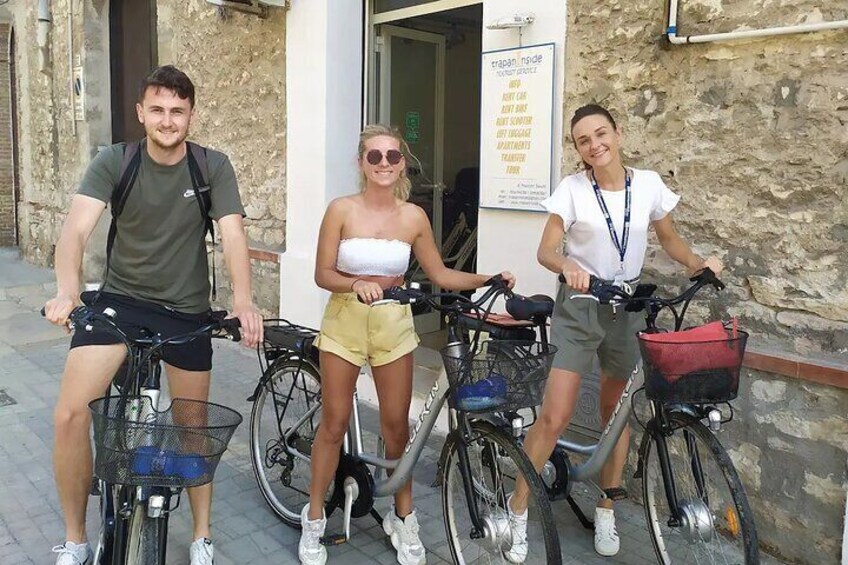 3-hour electric bike tour of the Trapani salt pans