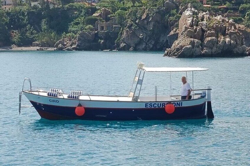 Boat tour in Cefalù with aperitif 