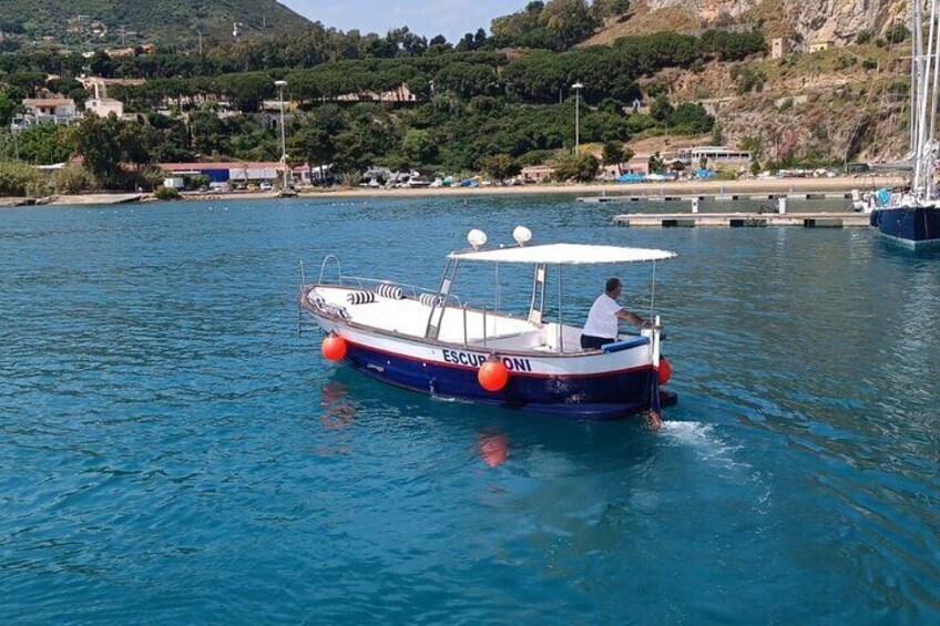 Boat tour in Cefalù with aperitif 