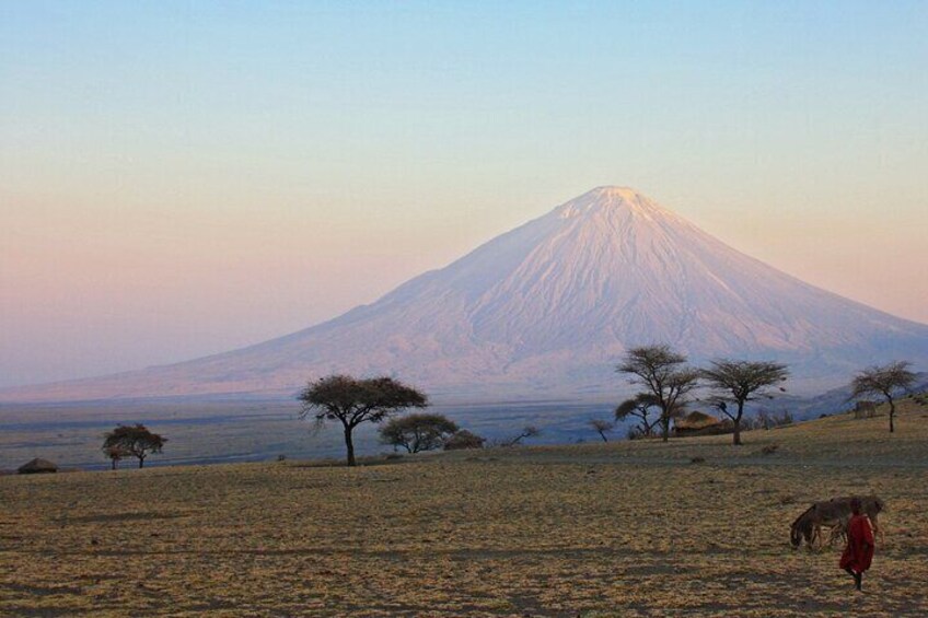 Oldonyo Sapuk Full Day Private Hiking Tour from Nairobi