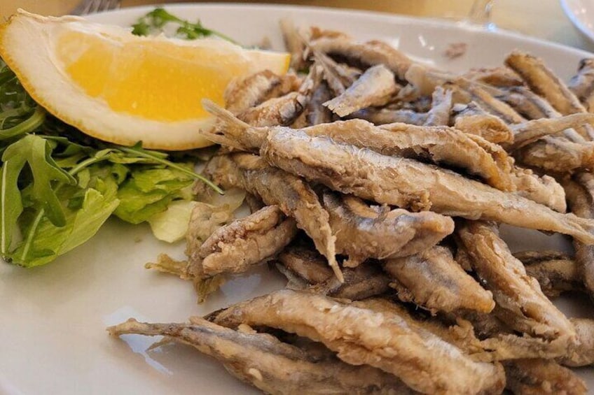 fried anchovies