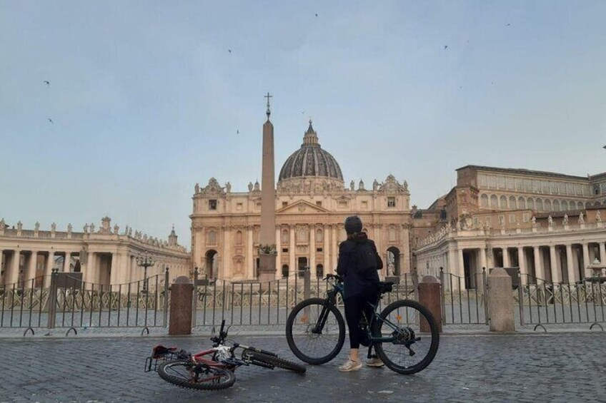 Rome Sunrise from Appian Way to the city center e-bike tour