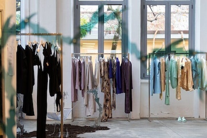 Showrooms and Stores Guided Fashion Activity