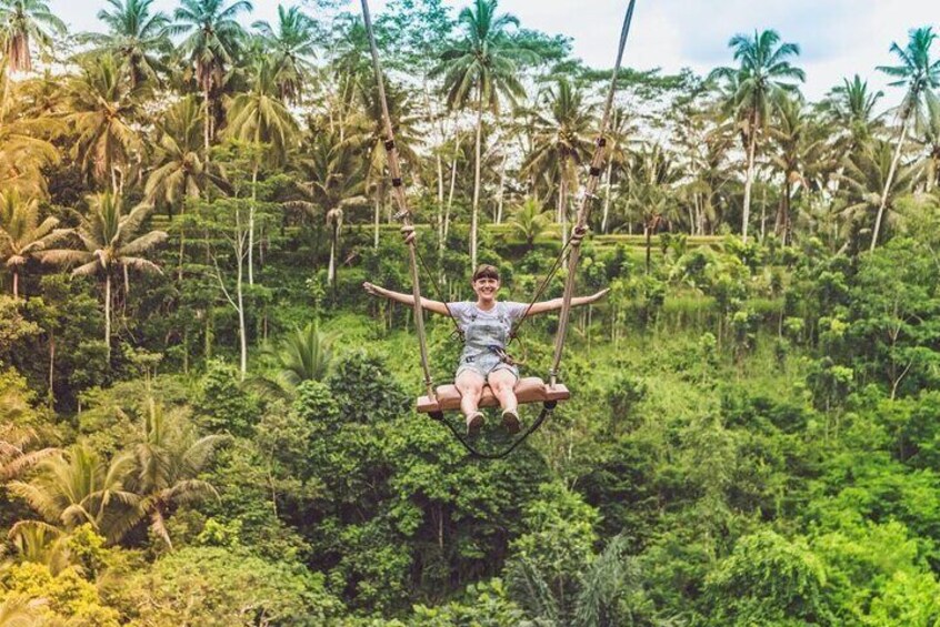 Private Floating Breakfast Jungle Swing and Romantic Spa in Ubud