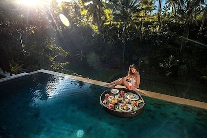 Private Floating Breakfast Jungle Swing and Romantic Spa in Ubud