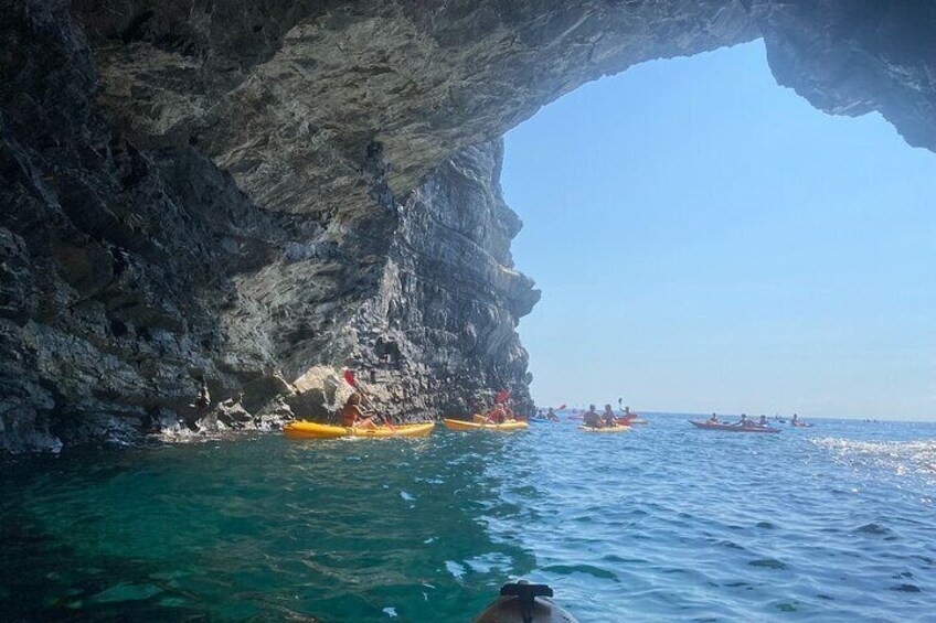 Kayak excursion to the island of Bergeggi