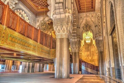 Casablanca Unveiled: Hassan II Mosque and Hidden Treasures