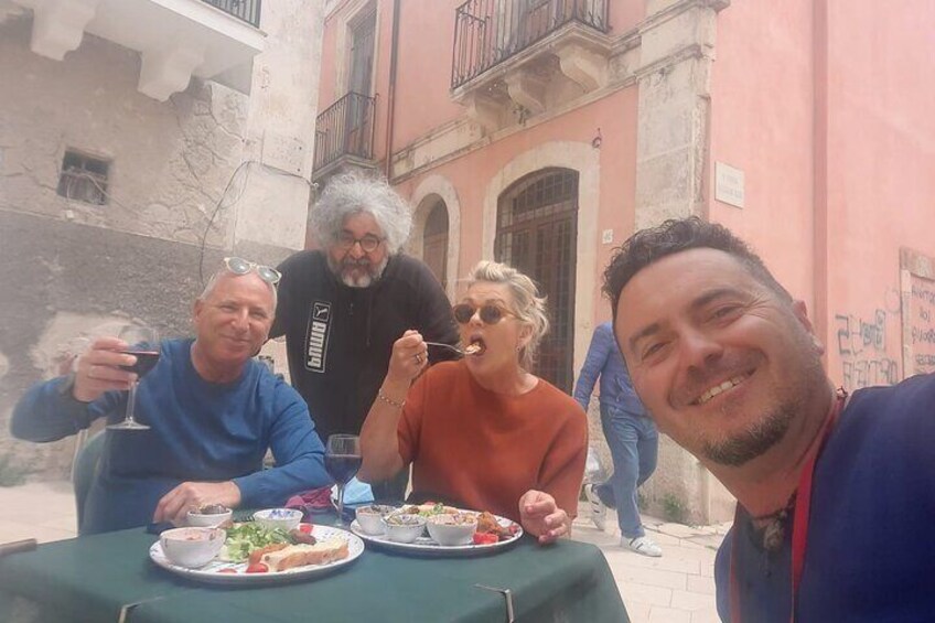 Street food tour and Guided Tour of Ortigia