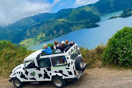 4x4 Half Day - Sete Cidades Tour