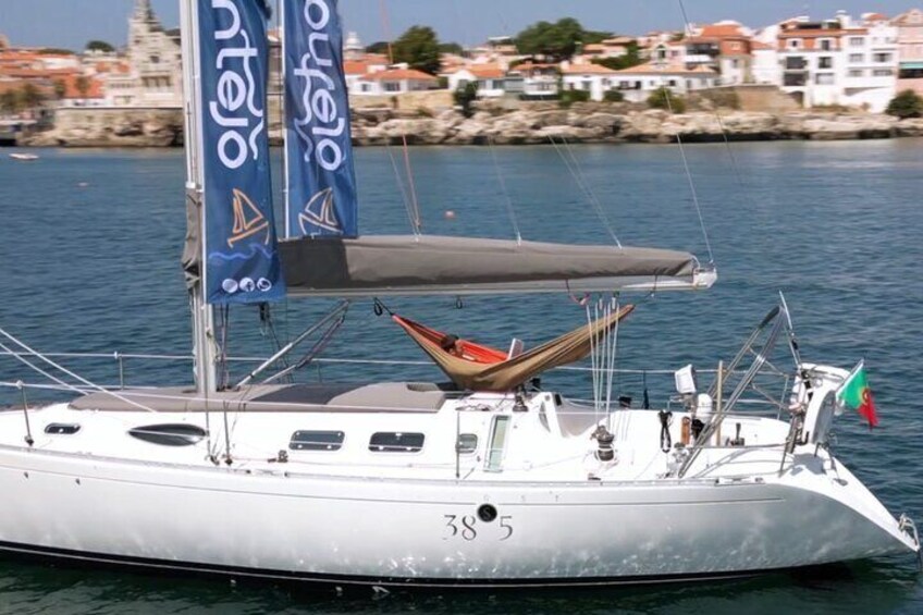 Private Sailing Tour at Cascais : Lazy Mooring in the Bay