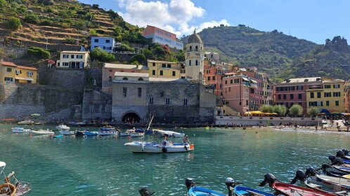 Vernazza: Cinque Terre Cruise with Snorkel and Sunset Option