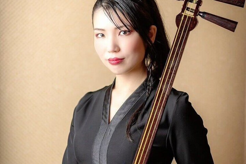 Shamisen player: Erika