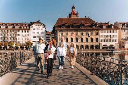 Lucerne: Guided Walking Tour with an Official Guide