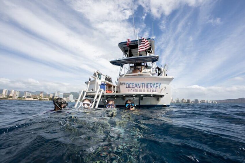 Exploring the Waikiki reefs