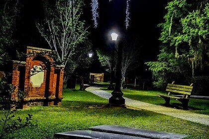 Tour interactivo a pie de fantasmas paranormales en Savannah Georgia