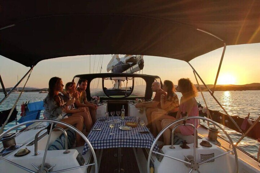 Sunset sailing trip in Alghero with aperitif