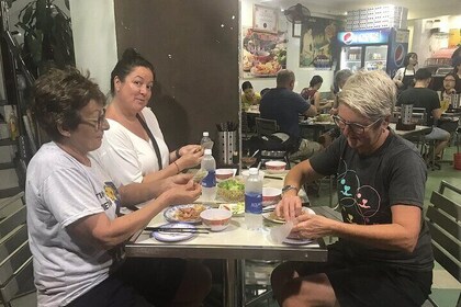 Hue Street Food Guided Tour with Local Expert