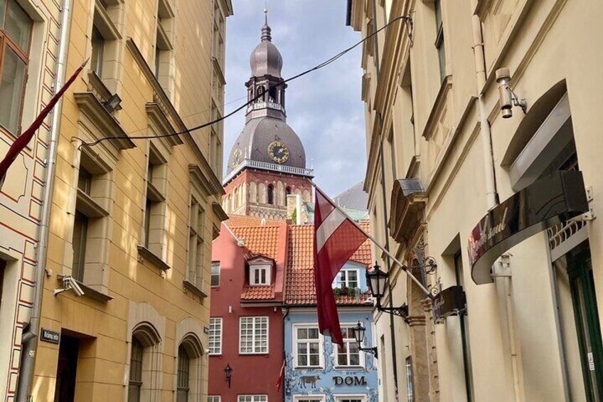Riga Old Town, C Market & Art Nouveau Guided Walking Tour