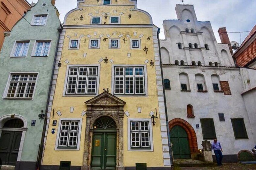 Riga Old Town, C Market & Art Nouveau Guided Walking Tour
