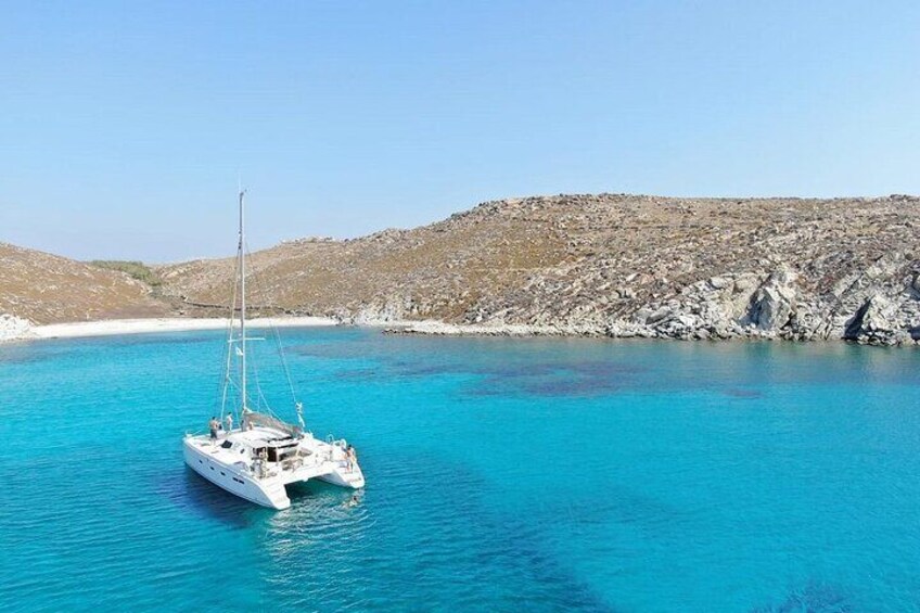 Mykonos Catamaran Delos Rhenia Cruise with Lunch and Transfer