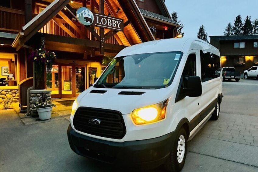 Shuttle Bus from Banff to Lake Louise and Moraine Lake