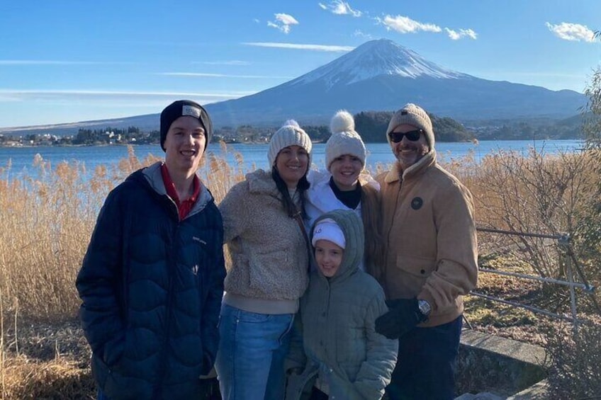 You can enjoy the great combination of Lake Kawaguchiko and Mt.Fuji on the way.