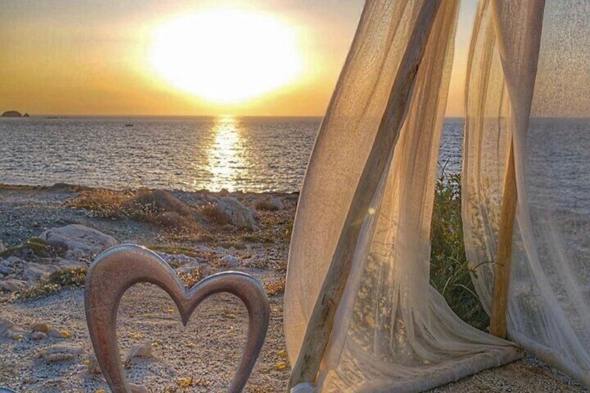 2 Hour Private Boho Style Picnic in Paros